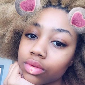 Meet your Posher, Lanhia